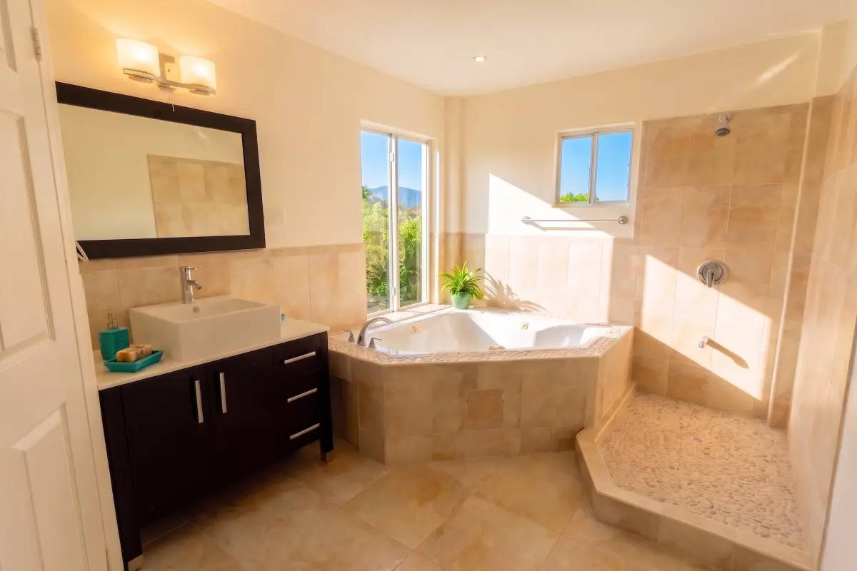  Image of Residential - 4 Bedrooms - 5 Bathrooms for sale in St. Vincent-Canash, Ratho Mill-St. Vincent & the Grenadines, Image 18