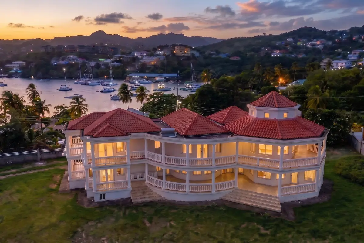 Image of Residential - 4 Bedrooms - 5 Bathrooms for Sale in St. Vincent-Canash, Ratho Mill-St. Vincent & the Grenadines, Image 1