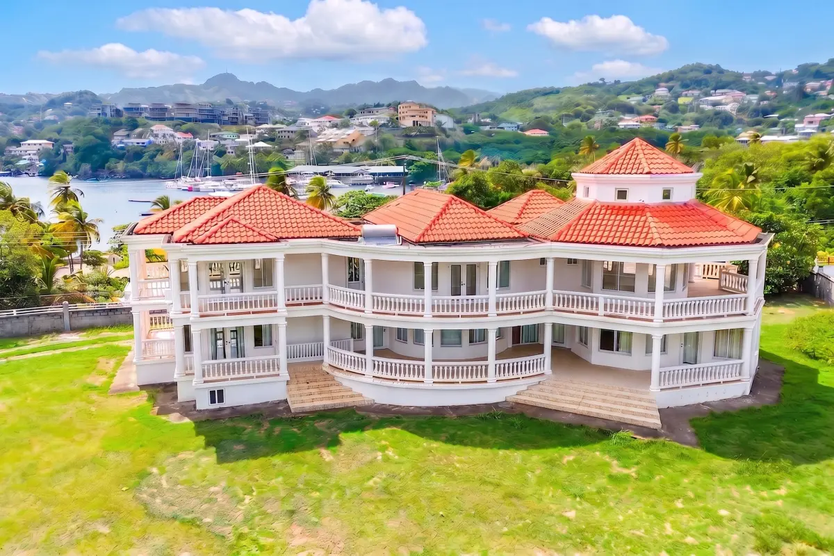 Image of Residential - 4 Bedrooms - 5 Bathrooms for Sale in St. Vincent-Canash, Ratho Mill-St. Vincent & the Grenadines, Image 4