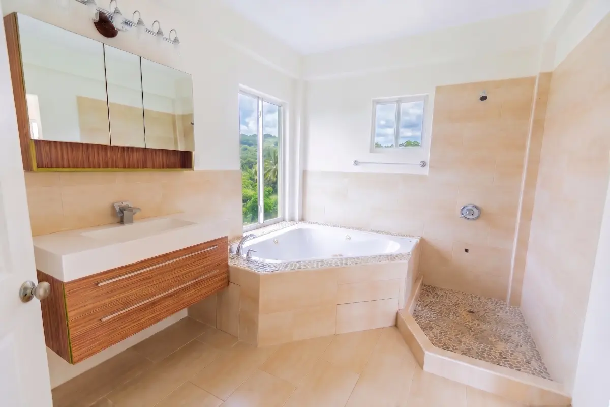  Image of Residential - 4 Bedrooms - 5 Bathrooms for sale in St. Vincent-Canash, Ratho Mill-St. Vincent & the Grenadines, Image 19