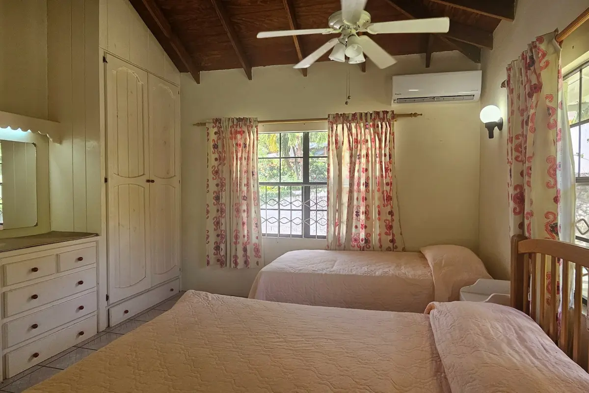  Image of Luxury Homes - 4 Bedrooms - 2 Bathrooms for sale in Bequia-Lower Bay-St Vincent and the Grenadines, Image 17