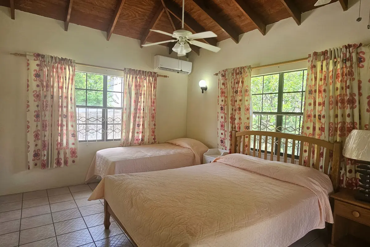 Image of Luxury Homes - 4 Bedrooms - 2 Bathrooms for Sale in Bequia-Lower Bay-St Vincent and the Grenadines, Image 1