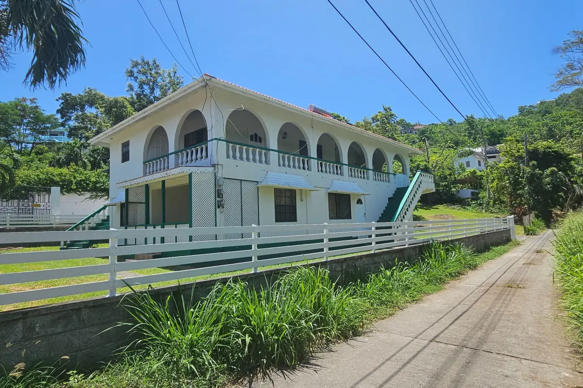 Image of Luxury Homes - 4 Bedrooms - 2 Bathrooms for Sale in Bequia-Lower Bay-St Vincent and the Grenadines, Image 2